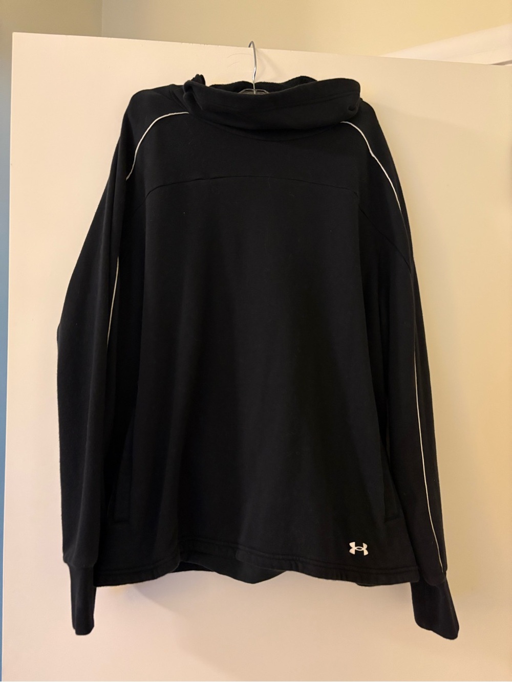 Under Armour Sweatshirt
